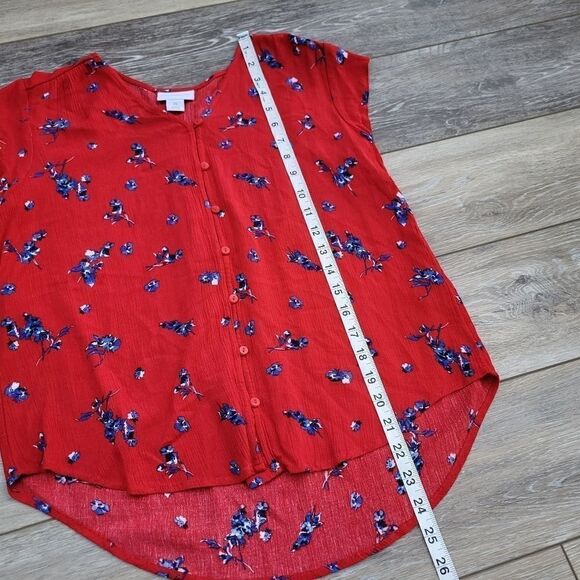 Liz Claiborne size xs summer top in red with blue flowers, patriotic - Picture 4 of 9